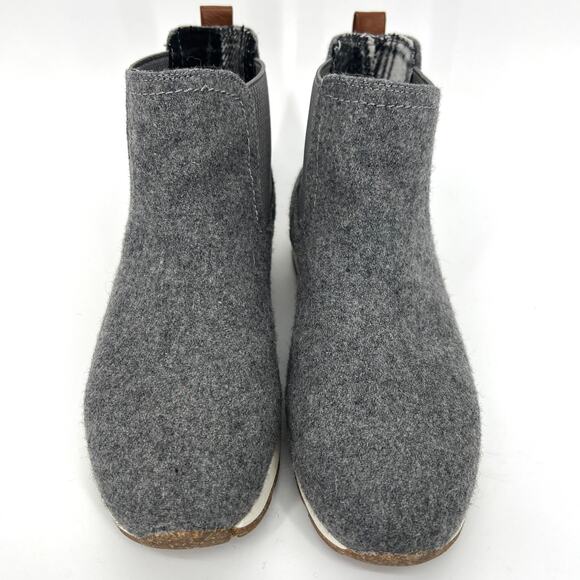 B.O.C. Born Womens Gray Wool Flat Slip On Booties Size 7.5 **READ** - Picture 2 of 8